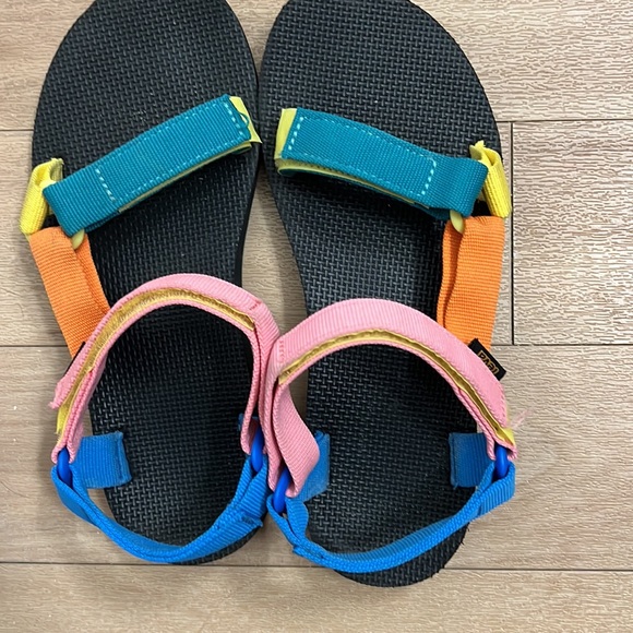Color block Tevas - Picture 2 of 3